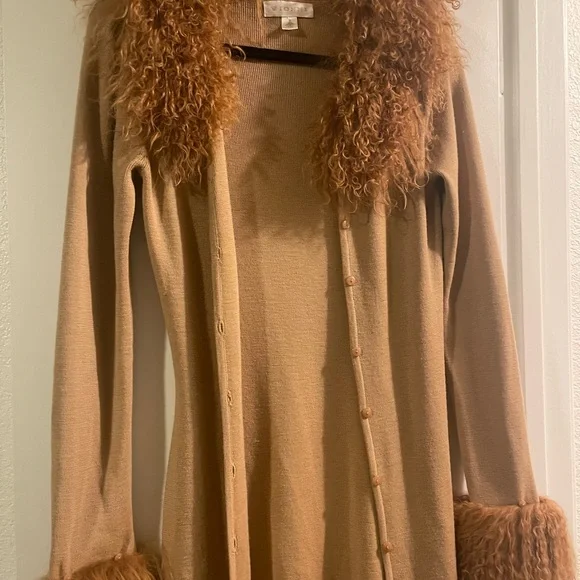 Vionni Tan Cardigan with genuine Mongolian Fur (detachable fur) - Picture 6 of 8